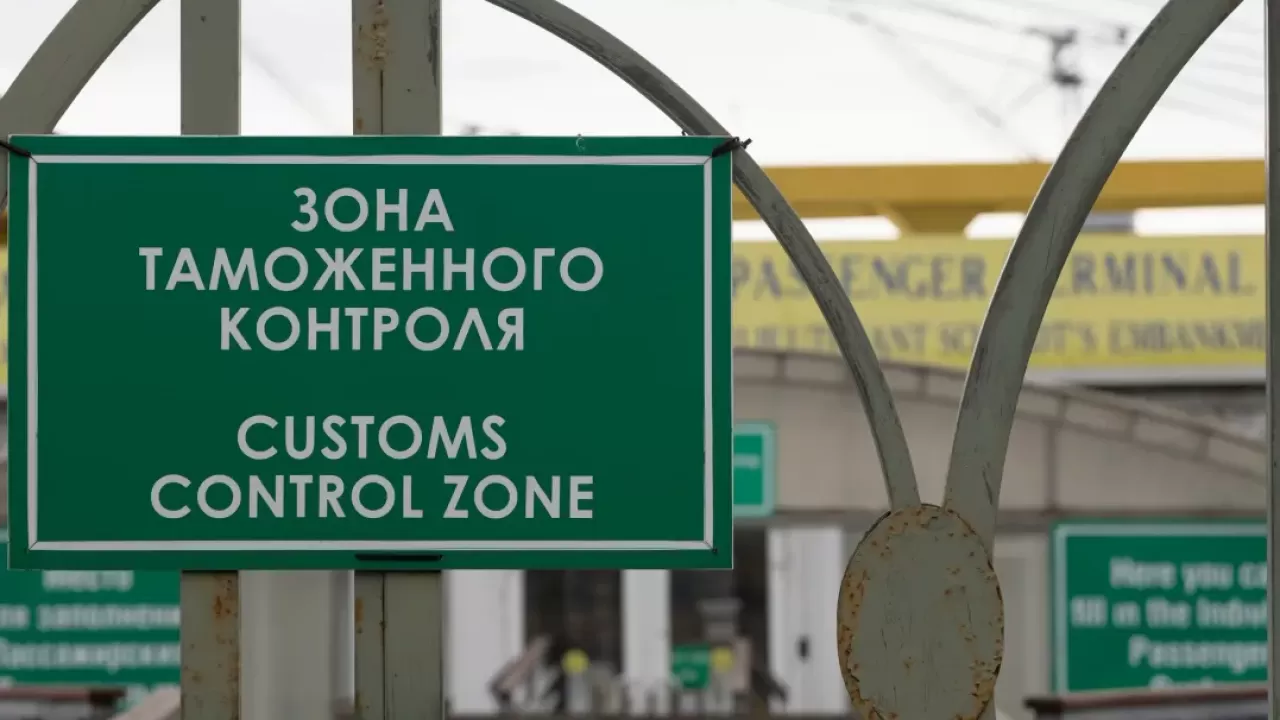 Таможенный саботаж: бизнес просит правительство отменить нового игрока