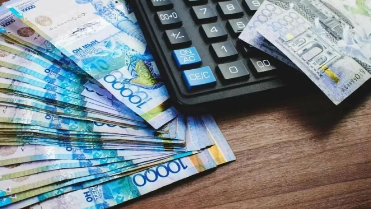 Кто в Казахстане получает самую высокую зарплату  
