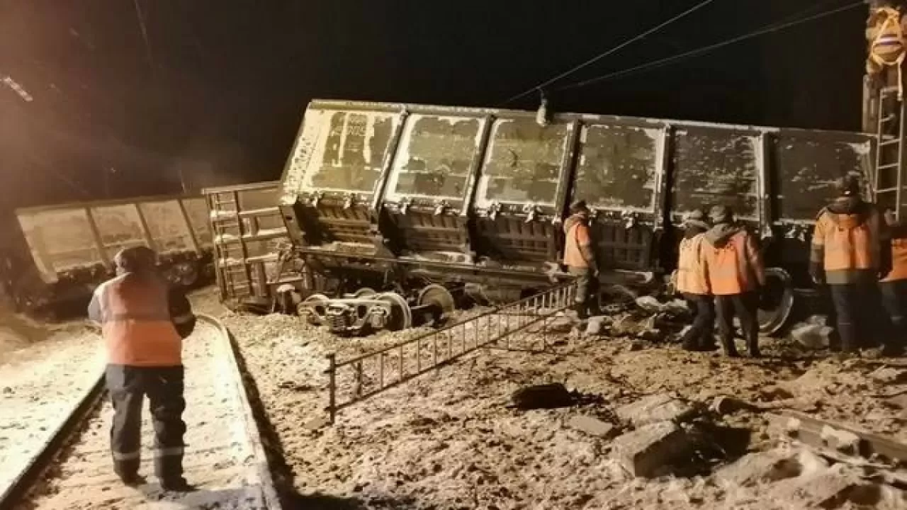 Жүк вагондары рельстен шығып кеткен компания 60 млн теңге өндіріп алды