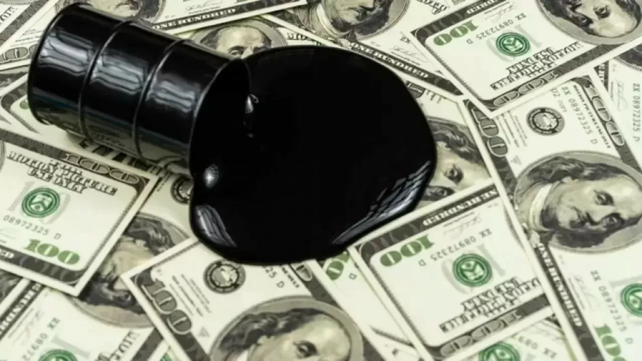 Цены на нефть немного выросли в начале торгов 