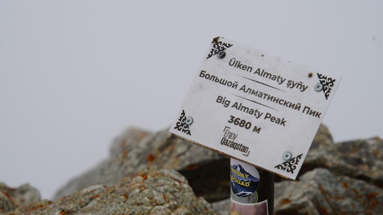 Олеся далада мастурбация жасайды Лесби фильмдерін онлайн көру