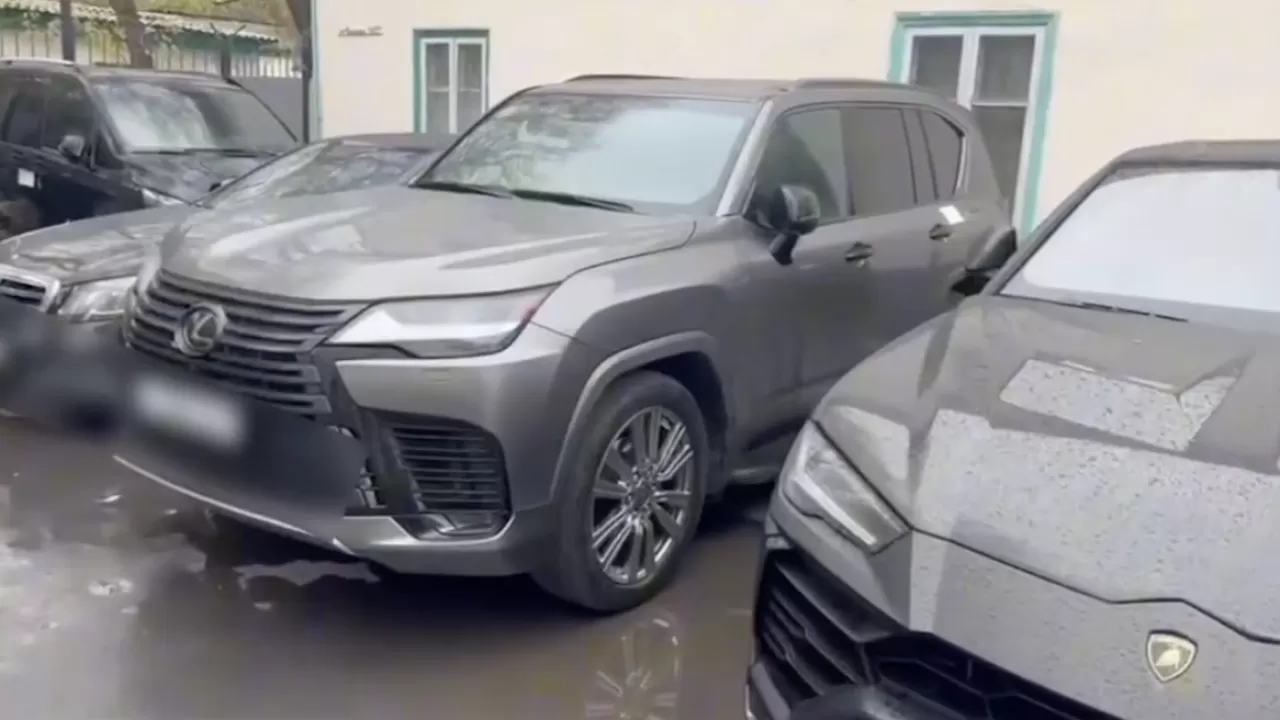 Шығыс Қазақстанда мәслихат депутаты сыбайласымен бірге 2 млрд теңге жымқырды деген күдікке ілінді