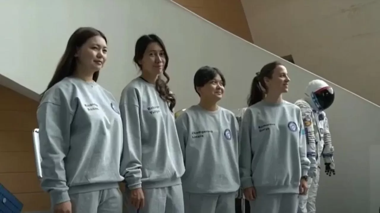 Қазақстанда алғаш рет әйелдер ғарышқа дайындалып жатыр