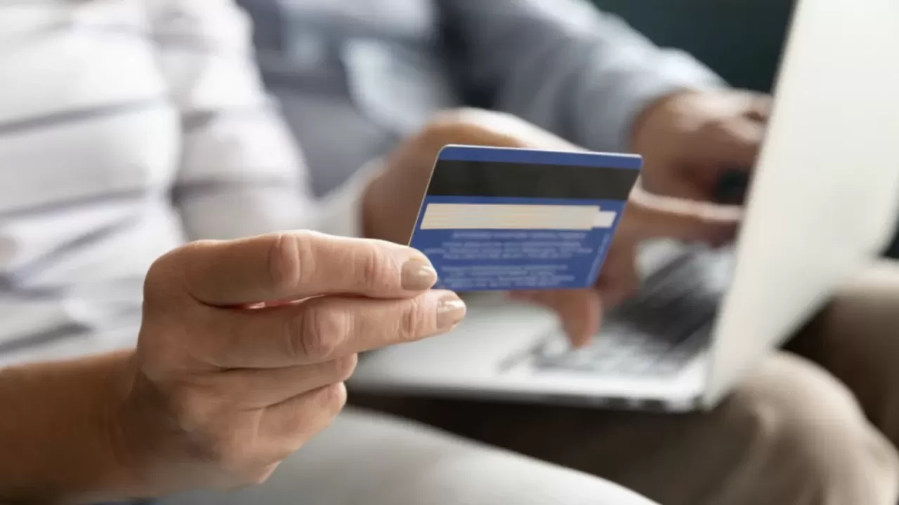 Алаяқтар Шымкент тұрғынының атына 25 млн теңге несие рәсімдеген