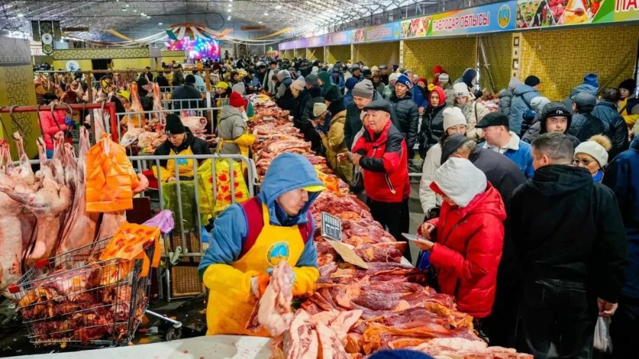 Как аграрии двух областей привезли в Астану 800 тонн товаров по "нерыночным" ценам