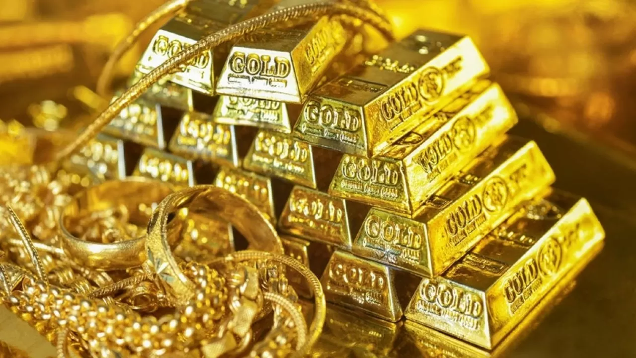 Цена на золото достигла исторического рекорда, перевалив за 3900 долларов