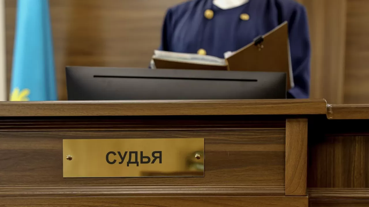 "17 жастағы қызы жұмыс істеген": Маңғыстау соты көпбалалы әйелдің пайдасына шешім шығарды