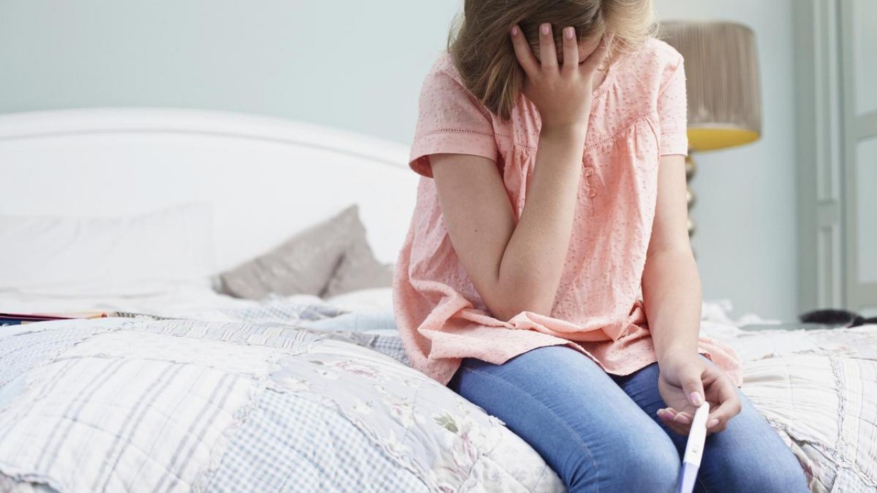 Аққұбамен өзенде секс