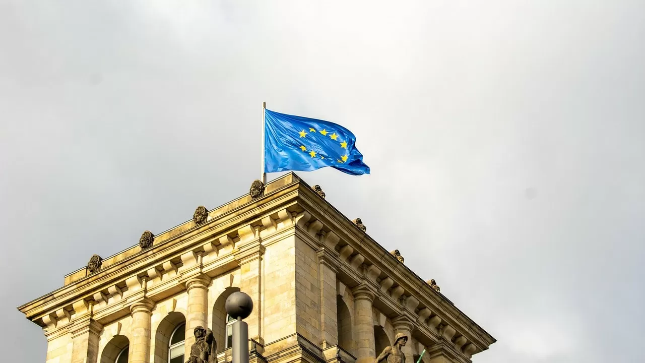 ЕС принял 19-й пакет санкций против России