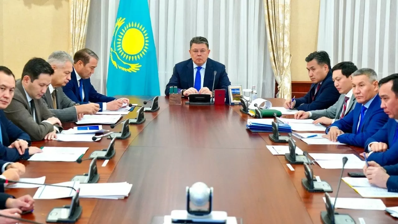 Қанат Бозымбаев өңірлердің жылыту маусымы мен көктемгі су тасқынына дайындығын тексерді