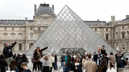  Ограбление Лувра: где и как задержали двоих подозреваемых