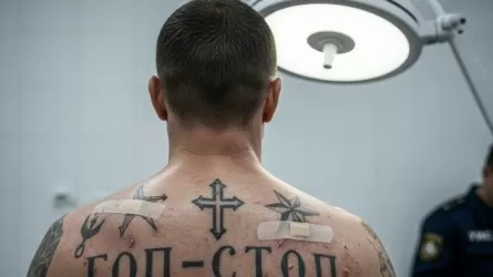 В Актобе заключенные избавляются от татуировок