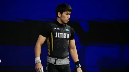 «3 рекорд, 2 алтын!»: Қаршадай қазақ баласы күллі әлемді өзіне қаратты