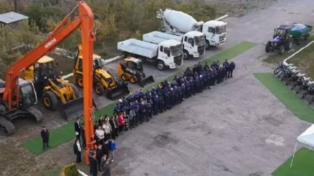 На новой спецтехнике водники будут строить водохранилища и чистить каналы в Алматинской области 