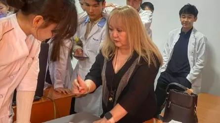 Казахстанские дерматологи обучили коллег в Узбекистане 