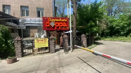 Незаконную пристройку снесли в Алматы 