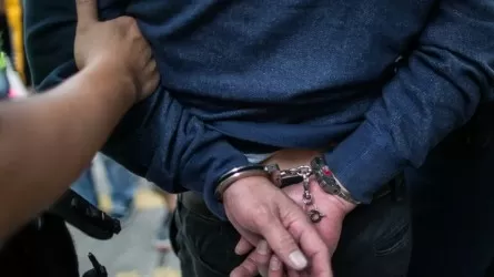 Искал деньги на билет домой: казахстанца задержали в Южной Корее 