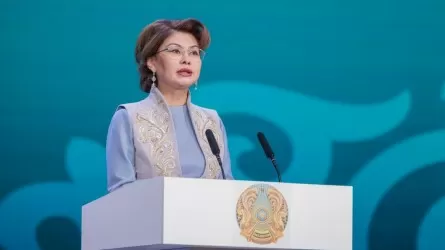 В Астане наградили 62 героя национального искусства 