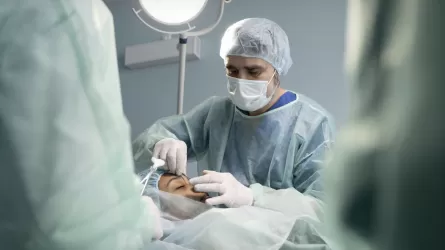 Астанада пластикалық ота жасатқан бойжеткен 6 айдан бері комада жатыр