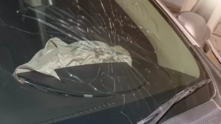 Алматыда екі көлік соқтығысып, 5 адам жарақат алды