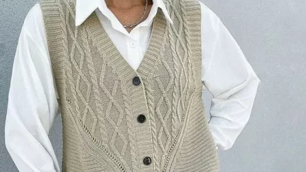 В моду вернулись вязаные жилеты 