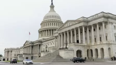 Правительство США приостановило работу 