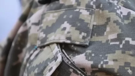 ЧП в воинской части Алматы: солдат-срочник спрыгнул с 3-го этажа