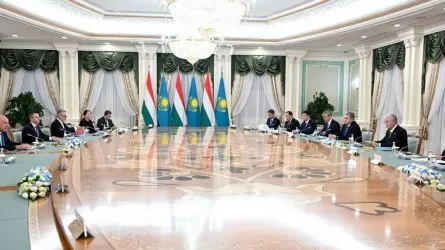 Токаев сообщил о готовности казахстанских вузов принять венгерских студентов