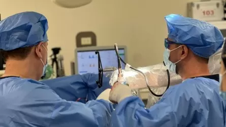 Как казахстанские хирурги учили узбекистанских коллег оперировать с помощью робота