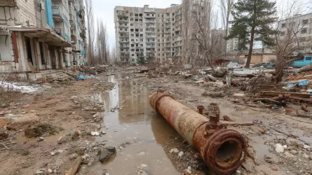 Прорыв трубы в Шымкенте: жильцы требуют сноса аварийных домов