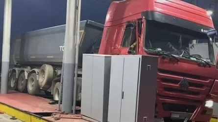 Мас күйінде жүк көлігін тізгіндеген жүргізуші төлемақы алу пунктіне соқты