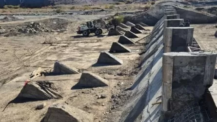 На реке Каргыбе восстанавливают плотину и канал "Казахстан" в Костанайской области 