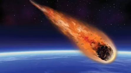  Крупный метеорит упал в море у берегов Индонезии