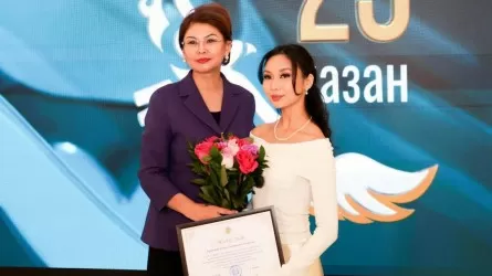 Аида Балаева 18 дарынды өнерпазды марапаттады