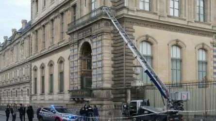 Луврдағы ұрлықтан кейін зергерлік бұйымдар Франция банкінің қоймасына көшірілді