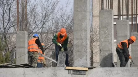 В Алматы целый ряд подрядчиков лишили строительных лицензий 