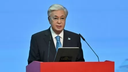 Токаев поздравил "Лукойл" с 30-летием работы в Казахстане