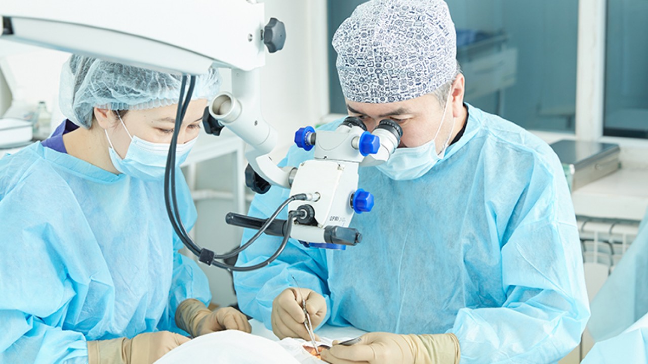 Моника Мур порно