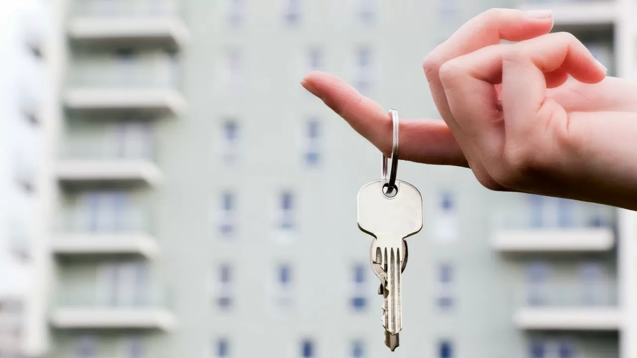 В Аксу для очередников закупили непригодные для проживания квартиры