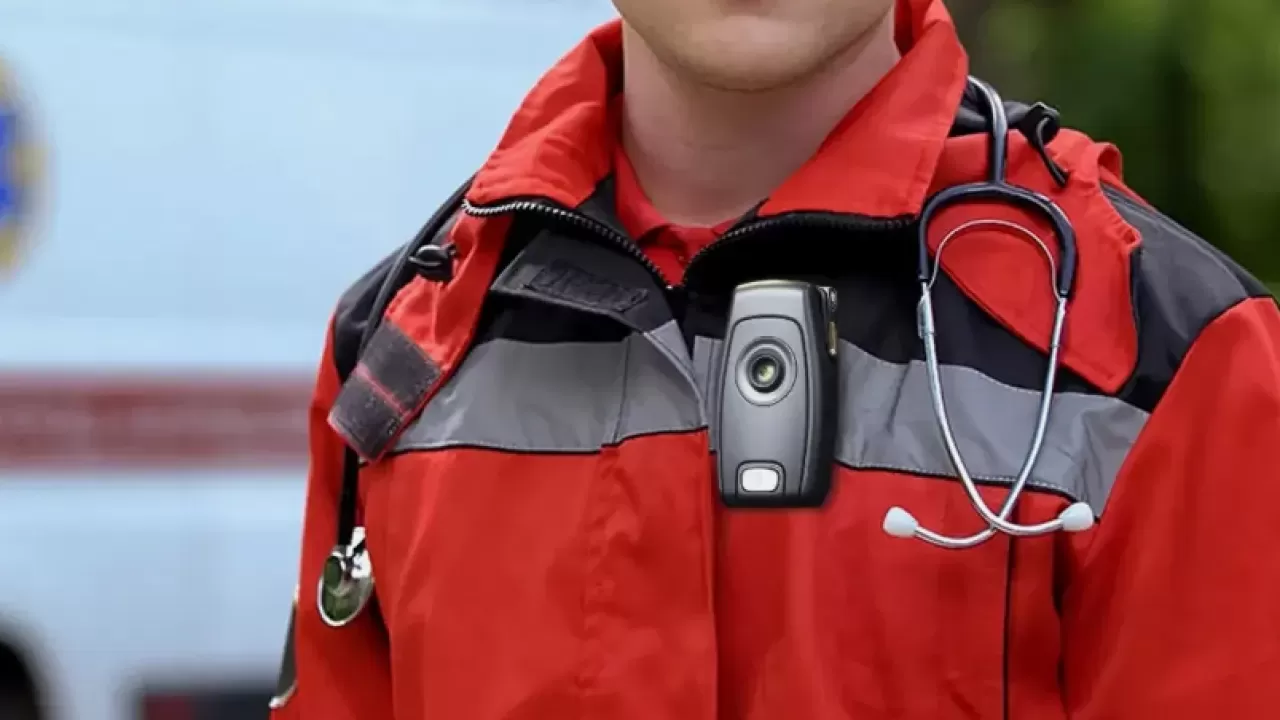 Шымкентте фельдшерлер видеожетон тағып жүреді