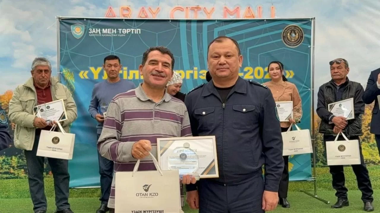 Қызылордада 20 жылда жол ережесін мүлдем бұзбаған жүргізуші марапатталды