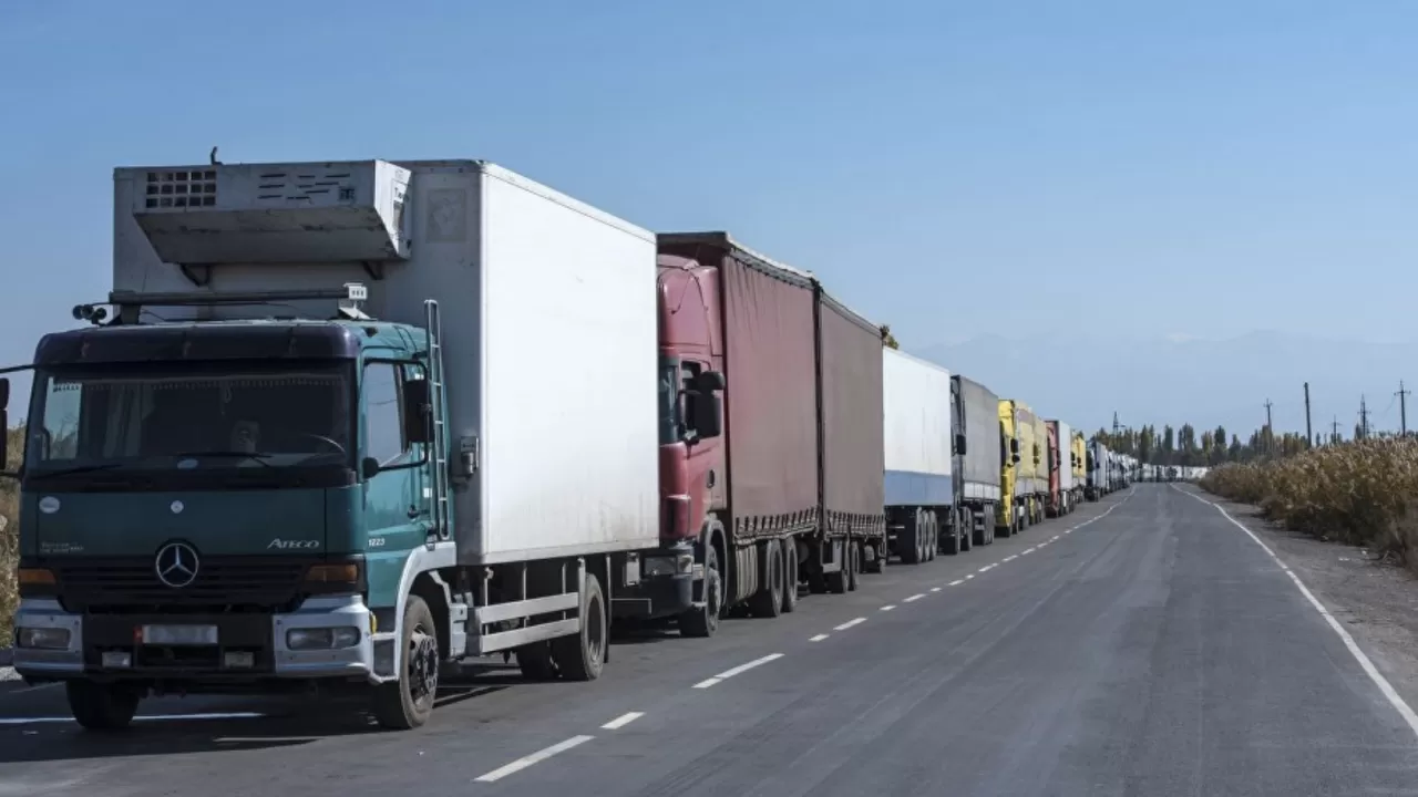 Алматыда көліктерді заңсыз тіркеу ісі бойынша 3 адам сотталды  