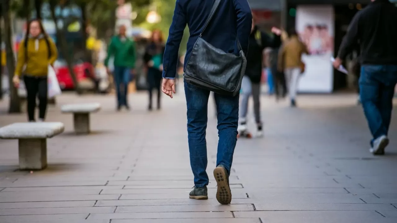 Офисного работника уволили из-за показаний шагомера в Китае 