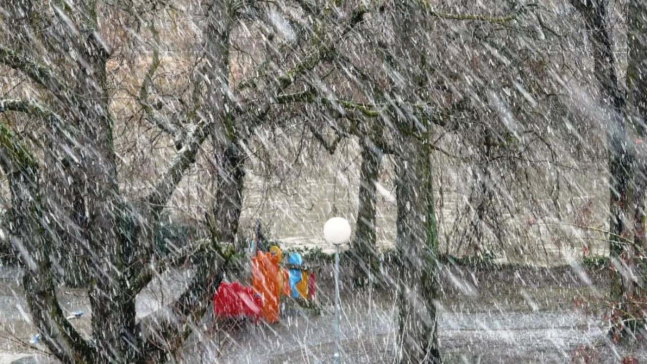 В Казахстане ожидаются метели и туман 