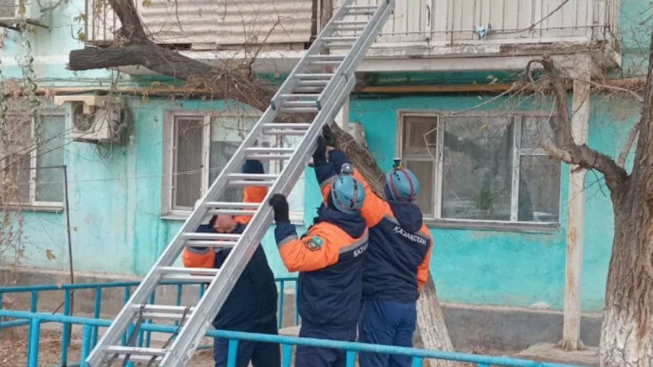 Спасатели помогли 90-летней пенсионерке в Кызылорде 