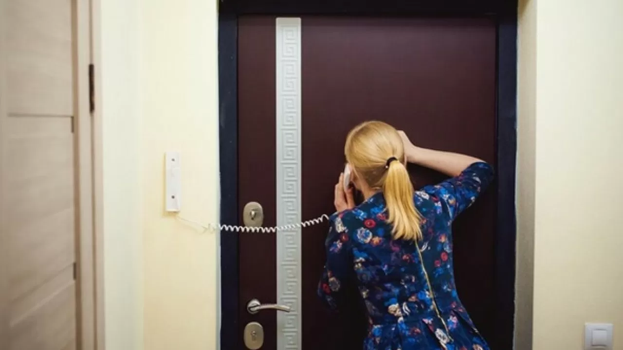 Неизвестные люди занимаются сбором данных казахстанцев 