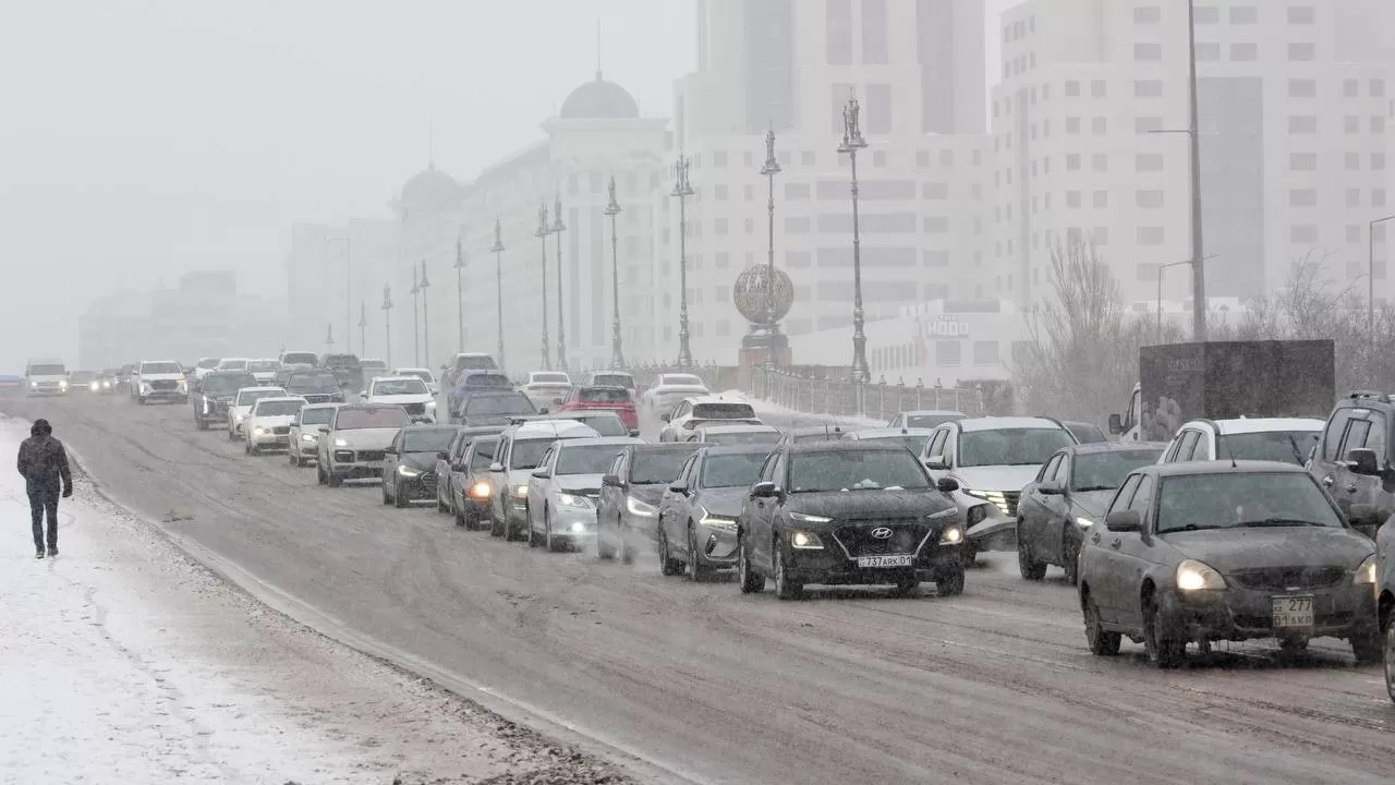Вредный компонент исключили из состава средств борьбы с гололедом в Казахстане