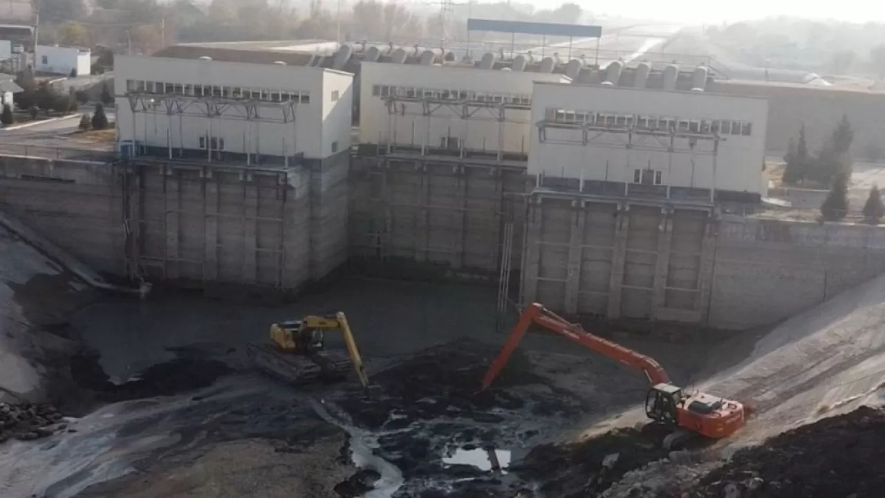 Началась масштабная очистка каналов в Туркестанской области 