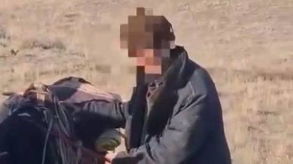 "Үш тәулік тамақ ішпедім": Жамбыл облысында 700 қойымен бірге адасып кеткен қойшы табылды