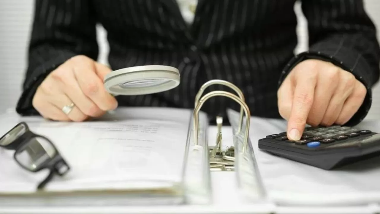 Суды, штрафы и долги: компания осужденного экс-депутата пытается выжить в ВКО 